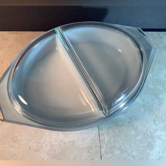 Vintage Pyrex ‘Snowflake’ pattern black #043 2 piece divided casserole set - Picture 2 of 13